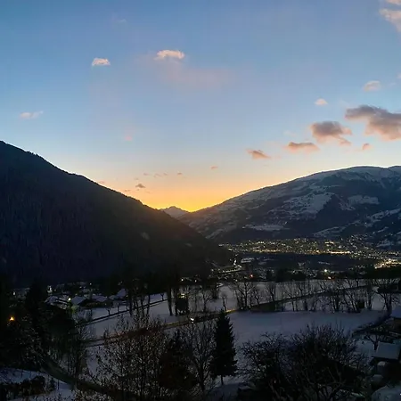 Avec Balcon Et Vue Montagne - Parking *